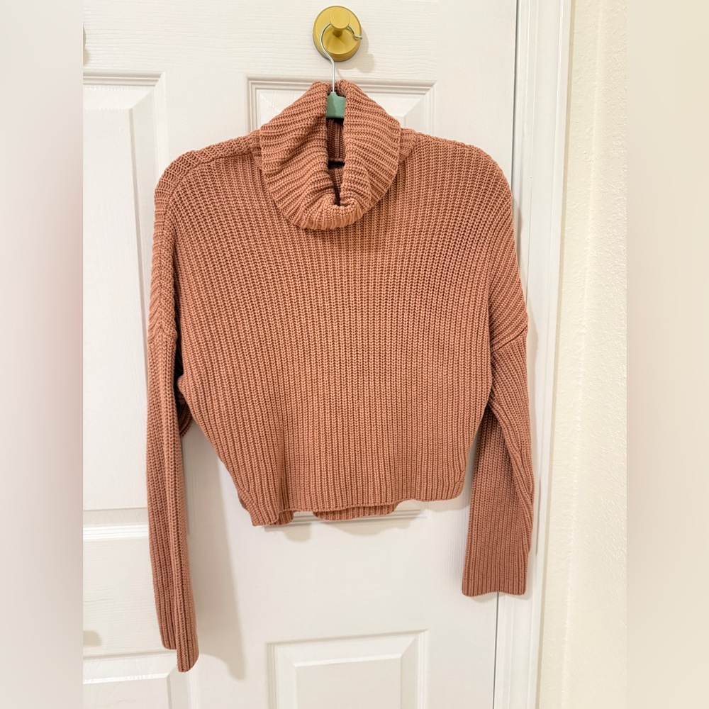 Abercrombie & Fitch Cropped Cowl Neck Sweater